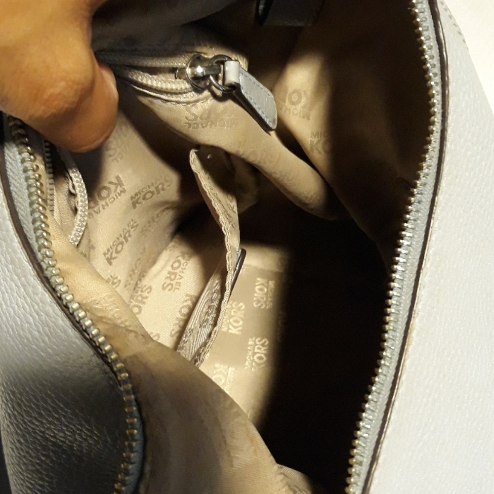 Michael Kors leather purse - Picture 7 of 8
